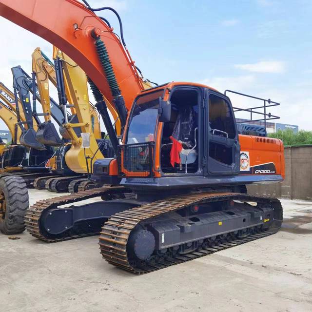 Used Doosan DX300LCA Hydraulic Crawler Excavator Korea 2024 Model 30 Ton 151KW Power 1.6m Bucket Core Components Included for