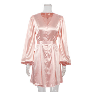 Elegante Abito da Donna al Ginocchio, Colore Nude, Raso Opaco Setoso, Scollo <span class=keywords><strong>a</strong></span> V, Maniche Lunghe <span class=keywords><strong>a</strong></span> <span class=keywords><strong>Palloncino</strong></span>, <span class=keywords><strong>Vestito</strong></span> Vintage <span class=keywords><strong>a</strong></span> Linea <span class=keywords><strong>A</strong></span> - Product Image 2