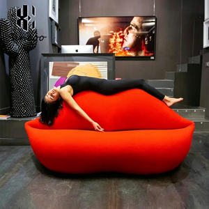 Sofá Italiano en Oferta, Estilo Sexy, Rojo, para Sala de Estar, Salón o Sala de Espera, Diseño Moderno, Sofá Rojo en Forma de Labios, Sofá en Forma de Labios - Product Image 2