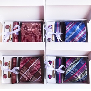 Coffret cadeau de cravate pour hommes Cravate de mariage en polyester à carreaux rouges pour hommes Cravate Hanky Boutons de manchette Fête d'affaires - Product Image 1
