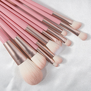 Un juego completo de brochas de maquillaje, brocha para polvos sueltos de pelo suave, brocha para rubor, brocha para sombra de ojos y nariz, herramientas de belleza - Product Image 3