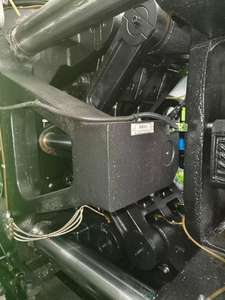 Máquina de Moldeo por Inyección de Plástico HDPE YIZUMI 250T, Hidráulica Horizontal con PLC, Motor, Bomba, Caja de Cambios, Rodamientos y Tornillo - 99% Nueva - Product Image 3