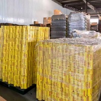 Film alimentaire en PVC de qualité alimentaire, conforme aux normes de l'FDA, surface brillante, auto-adhésif, pour les applications en restauration et la mise sous film des viandes