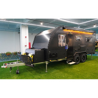 Caravane tout-terrain australienne standard 19 pieds avec lit pliable, balcon arrière, terrasse et grand espace de chargement