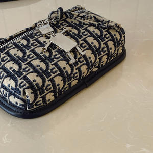 Sac messager carré en PU, style femme tendance. Avec des motifs géométriques. Convient à un usage quotidien. - Product Image 5