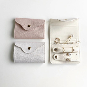 Bolsa de Joyería de Cuero Minimalista, Portátil, para Viajes, Estilo Bolsillo, para Guardar Anillos, Collares y Aretes - Product Image 2