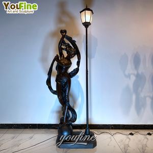 ラージキャストブロンズエレガントな女性ランプポスト像 - Product Image 1