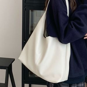 Sac fourre-tout pour femme en cuir souple marron, grande capacité, sac à bandoulière pour usage quotidien, style navetteur - Product Image 5