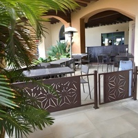 Système de balustrade en aluminium découpé au laser sur mesure XYF avec panneaux décoratifs, poteaux et main courante pour balcon et escalier