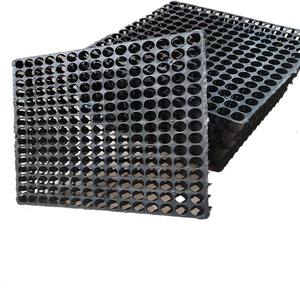 Panneau de <span class=keywords><strong>drainage</strong></span> en plastique noir moderne 500x500 PP jardinière réservoir toit jardin pelouse panneau de filtre <span class=keywords><strong>sous</strong></span>-<span class=keywords><strong>sol</strong></span> <span class=keywords><strong>sous</strong></span>-grade <span class=keywords><strong>Drainage</strong></span> tapis de pelouse - Product Image 6