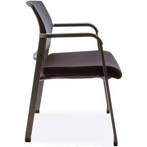 Sillón de invitados Alera Elgar con asiento de tela negra y respaldo de malla para áreas de recepción y espera - Product Image 6