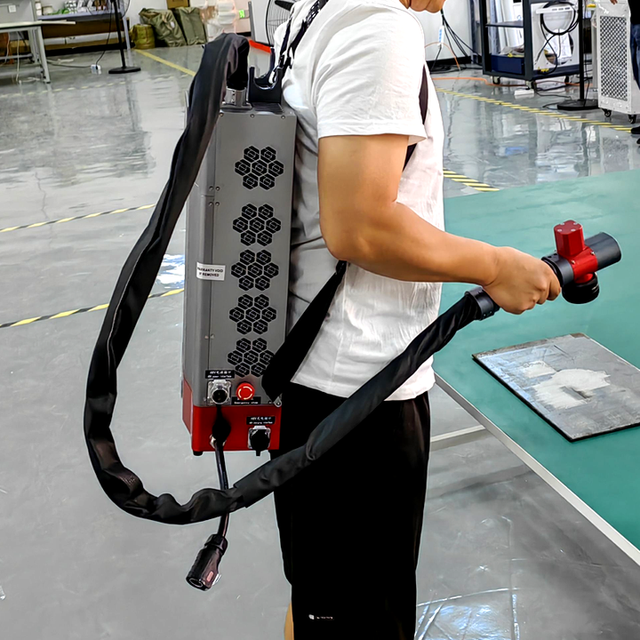 2mj 1.5mj Laser Cleaning Machine Rust Removal 200w Backpack Pulse Handheld Fiber Laser Cleaning Machine 100W Portable