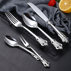 ชุดช้อนส้อมสแตนเลสสีเงิน 5 ชิ้น สำหรับงานแต่งงานสุดหรู - Product Image 2