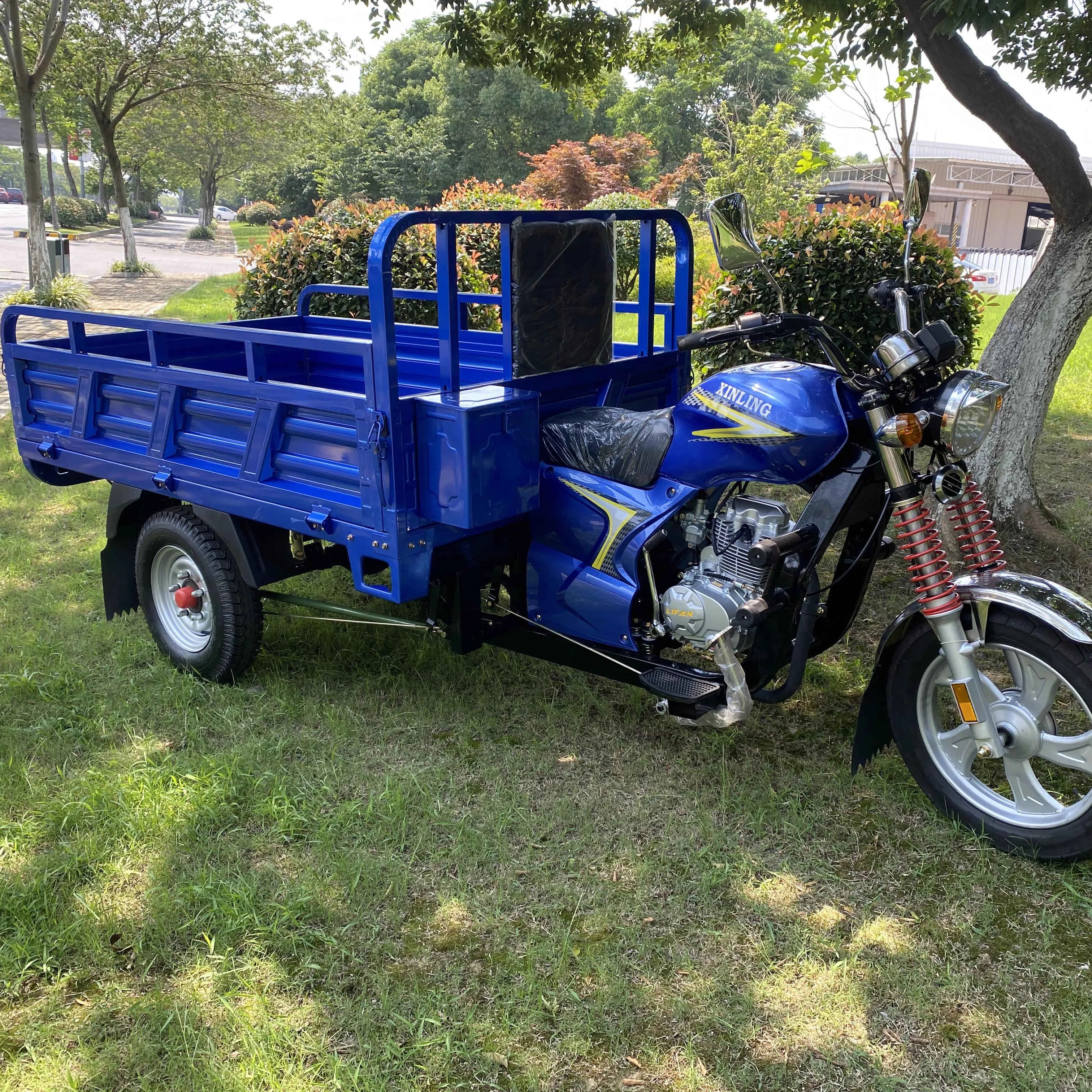 Gut verkaufen LKW Fracht Dreirad Fünf Rad länger Motorrad Dreirad Rot Lifan Orange Blau Body Box Rahmen billiges Benzin