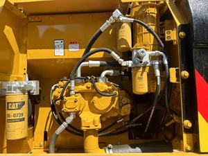 Excavatrice sur chenilles hydraulique CAT 320D2 d'occasion pour travaux de terrassement et de construction - Product Image 3