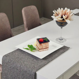 Service de <span class=keywords><strong>vaisselle</strong></span> carré <span class=keywords><strong>en</strong></span> porcelaine blanche, design moderne, origine Guangdong, vente <span class=keywords><strong>en</strong></span> <span class=keywords><strong>gros</strong></span> bon marché pour la maison, les restaurants et les hôtels - Product Image 2