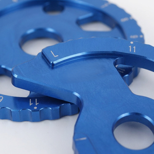 Accessoires modifiés pour <span class=keywords><strong>moto</strong></span> XT250 2008-2021 : Régulateur de chaîne arrière en alliage d'aluminium CNC - Product Image 3