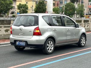 Nissan Livina 2007 1.6L Auto Hatchback, Autos Usados, Autos de Segunda Mano, Auto Económico para Exportación - Product Image 3