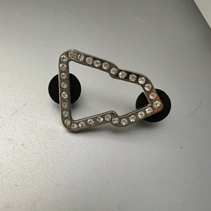 Gran oferta, alfileres de sombrero ajustados <span class=keywords><strong>Starboy</strong></span> personalizados, borde de goma suave con proceso de esmalte y Clip de sombrero de Venta caliente de diamantes de imitación - Product Image 6