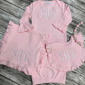 모노그램 핑크 아기 소녀 가운 세트 100% 면 유아 가운 턱받이 트림 천 세트 집에 가운 - Product Image 1
