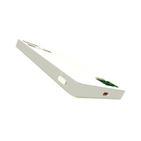 Éliminez les câbles enchevêtrés, chargez librement grâce à la conception magnétique entièrement solide.