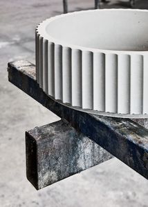 Lavabo Moderno de Cemento Acanalado Redondo OEM, Lavabo de Cemento con Nervaduras, Lavabo Sobre Encimera GFRC, Fabricante Vietnamita - Product Image 6