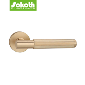 Op maat gemaakte OEM moderne populaire zinken geknurld greepdeurklink binnenhuis privacygreep goud zwart geknurld deur - Product Image 2