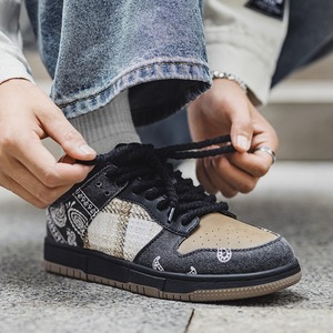 Chaussures de skate pour hommes 2026, nouvelle collection printemps, motif écossais britannique brodé, chaussures de sport décontractées à semelle épaisse, tendance - Product Image 3