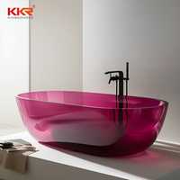 Baignoire autoportante en résine transparente au design moderne