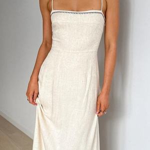 Robe en lin de haute qualité OEM, ajustée avec des panneaux, corset sans bretelles, robe pour femmes, robe midi brodée pour femmes - Product Image 3