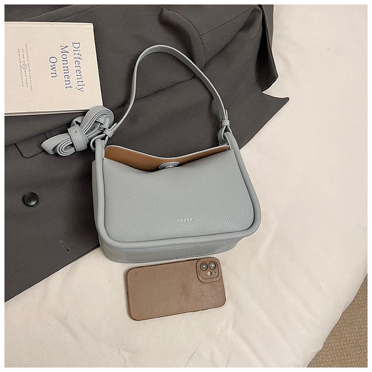 Blue without pendant