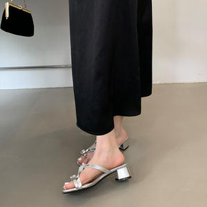 Sandales d'été à talon épais et bout ouvert pour femme, en similicuir doré ou argenté, avec cristaux, à enfiler - Product Image 2