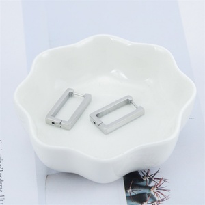 Pendientes de Acero Inoxidable en Oferta, Pendientes Cuadrados Simples Personalizados para Mujer - Product Image 6