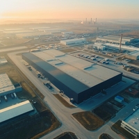 Atelier modulaire en acier construit avec des kits de construction PEB pour une production industrielle évolutive et une extension d'usine