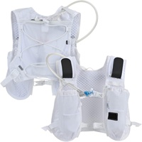Sac à dos d'hydratation de course respirant et imperméable avec gourde souple de 500 ml, sangles de poitrine réglables et design réfléchissant pour la randonnée