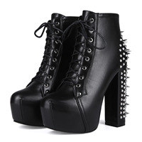 Bottines à plateforme noires à clous, talon bloc, style punk gothique, chaussures robustes en cuir PU, talons hauts pour femmes
