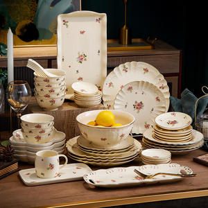 Juegos de <span class=keywords><strong>vajilla</strong></span> de lujo de estilo europeo, plato de gres, taza de té para uso doméstico, <span class=keywords><strong>vajilla</strong></span> de cerámica clásica de nuevo estilo para hoteles - Product Image 1