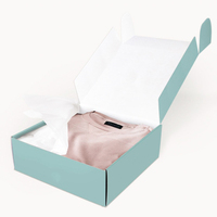 Caja de cartón impresa en color grande del fabricante Caja de ropa de correo Cajas de envío personalizadas corrugadas con embalaje de logotipo
