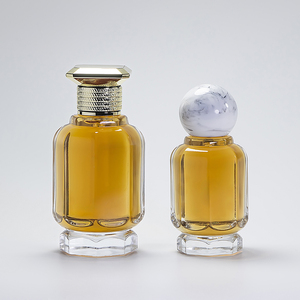 Vente en gros de flacons de parfum carrés vides de 50 ml et 100 ml, emballages en verre, miniatures de luxe en gros, contenants de parfum rechargeables vides - Product Image 4