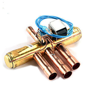 Valvola di inversione per pompa di calore da 5HP, a quattro vie azionata da bobina, diametro interno tubo di aspirazione - Product Image 1