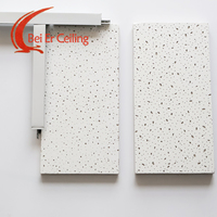 Plaques de plafond en fibres minérales acoustiques 595x595mm/603x603mm/603x1212mm, résistantes à l'humidité, insonorisantes, ignifuges, pour usage hôtelier