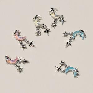 Boucles d'oreilles pendantes en alliage de zinc, bijoux pour femmes, motif lune et étoile, rose, bleu, blanc, charme clair de lune, pour un style jeune et féminin - Product Image 1