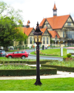 Lampe de jardin extérieure antique à LED, lampadaire de chemin, éclairage paysager AC 220V IP65, blanc chaud, en fer et verre, avec détecteur de mouvement - Product Image 5