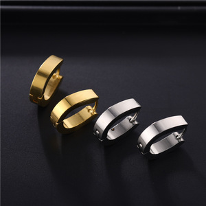 Pendientes de Aro Tipo Hugger de Acero Inoxidable 316L con Forma de Herradura para Hombre y Mujer |   Chapado en Oro PVD, Resistente al Deslustre, Impermeable e Hipoalergénico - Product Image 2