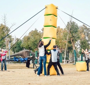 Ventas calientes interesante cuadrado <span class=keywords><strong>paso</strong></span> <span class=keywords><strong>a</strong></span> <span class=keywords><strong>paso</strong></span> juegos inflables team building inflable equilibrio deportes - Product Image 3