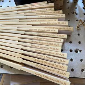 Abanico de Tela Personalizado con Nombre Grabado, Regalo de Boda - Product Image 5