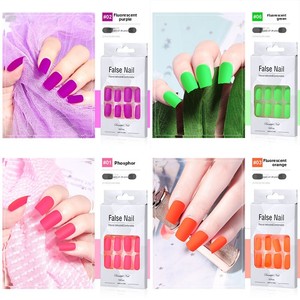 24 <span class=keywords><strong>faux</strong></span> ongles carrés moyens à presser - Ongles artificiels néon lumineux avec étui, <span class=keywords><strong>faux</strong></span> ongles de style européen pour DIY, salon, vente en gros - Product Image 2