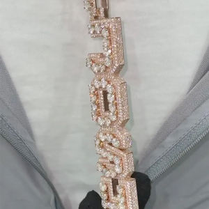 Ciondolo Personalizzato con Nome Verticale in Moissanite, Argento Sterling 925 Placcato Rodio/Oro, Gioielli Hip Hop, Ciondoli con Lettere Ghiacciate - Product Image 3