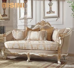 Set di Divani per Salotto <span class=keywords><strong>in</strong></span> Stile Classico Europeo Reale con Intagli <span class=keywords><strong>in</strong></span> <span class=keywords><strong>Legno</strong></span> e Tessuto Beige e Dorato - Product Image 4