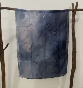 Le stampe floreali stampate su modal aggiungono un tocco di raffinatezza discreta e valorizzano l'aspetto generale della <span class=keywords><strong>sciarpa</strong></span> da donna. - Product Image 5